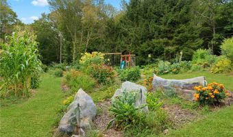 16 Burgess Rd, Foster, RI 02825