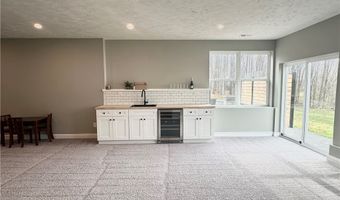 815 Joseph Dr, Aurora, OH 44202