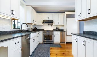 26 Thames St, Newport, RI 02840