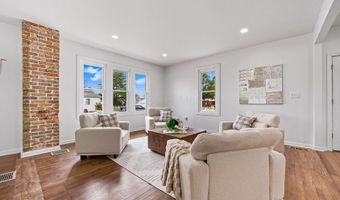 121 Walnut St, Ashville, OH 43103