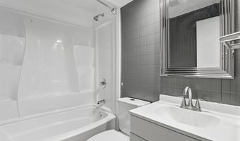 1831 S ONEIDA St, Appleton, WI 54915