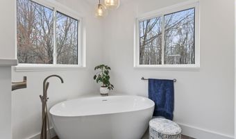 672 Danville Corner Rd, Auburn, ME 04210