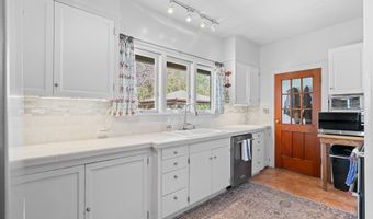 247 4TH St, Athena, OR 97813