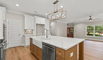105 Kingsmill Ct, Advance, NC 27006