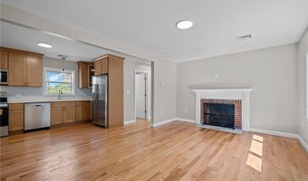 20 Maple Ct, Hopkinton, RI 02804
