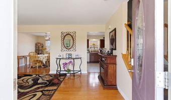 16 Cherry St, Beachwood, NJ 08722