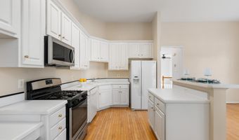 417 CLAYTON Ln, Alexandria, VA 22304