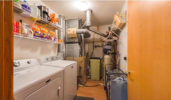 1906 Oak Tree Ln B, Austin, MN 55912