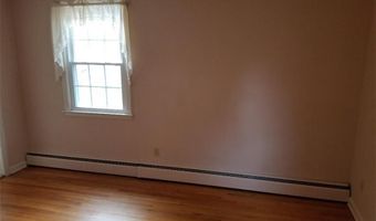 36 Woodcrest Dr, Bristol, CT 06010