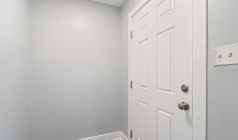210 West St, Batesville, MS 38606