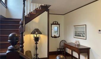 35 Annandale Rd, Newport, RI 02840