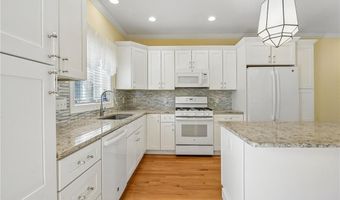 221 Wickford Ct 221, North Kingstown, RI 02852