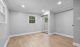 8605 ARDFOUR Ln, Annandale, VA 22003