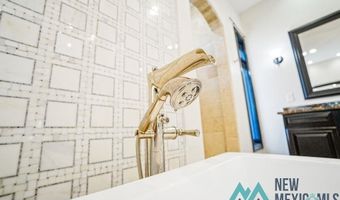 2108 Westridge Rd, Carlsbad, NM 88220