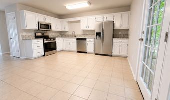 1 Mills Ln, Bella Vista, AR 72714