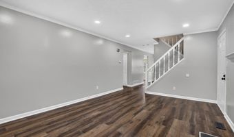 2425 Dunsworth Dr, Columbus, OH 43235
