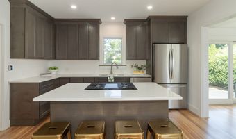 89 Commerce St, Clinton, CT 06413