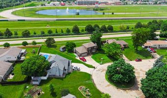 302 Village Cir, Altoona, IA 50009