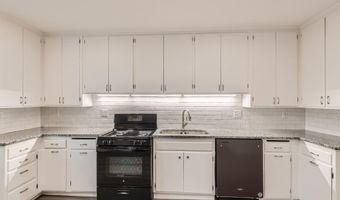 555 Tyler St, Anoka, MN 55303