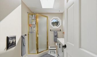 2047 North Ave, Burlington, VT 05408