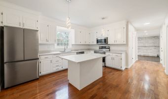 6 El Toro Dr, Bristol, CT 06010