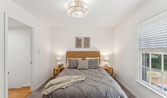 6316 CHIMNEY WOOD Ct, Alexandria, VA 22306