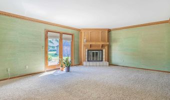 914 S Duesenberg Dr, Auburn, IN 46706