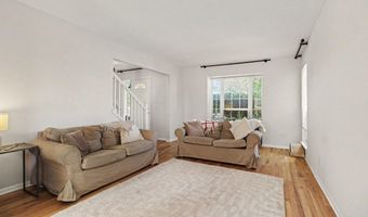 2225 Green Valley Ct, Ann Arbor, MI 48103