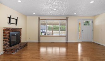11300 FINNEGANS Way, Oregon City, OR 97045