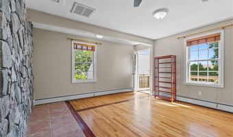 30 First School St, Bristol, RI 02809