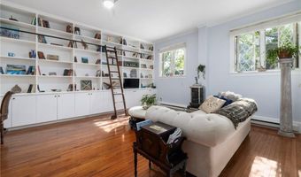 78 Coggeshall Ave 3, Newport, RI 02840