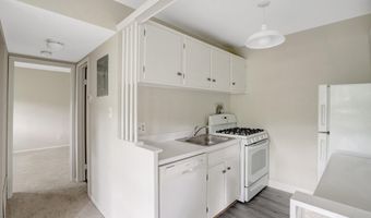 7717 DONNYBROOK Ct 103, Annandale, VA 22003