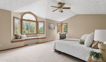 W2880 OAKRIDGE Drive, Appleton, WI 54915