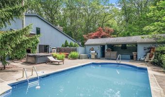 24 Lincoln Dr, North Smithfield, RI 02896