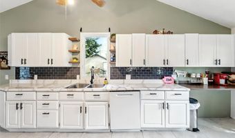 1507 Searle St, Des Moines, IA 50317