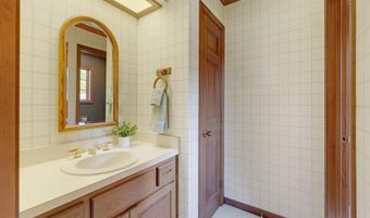 1102 Cabriolet Blvd, Auburn, IN 46706