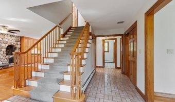 4 Battcock Rd, Billerica, MA 01821