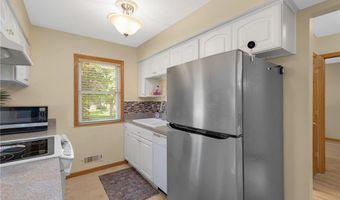 846 Jonathan Dr, Apple Valley, MN 55124