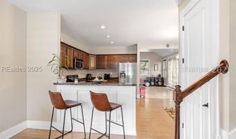35 Sommer Lake Dr, Beaufort, SC 29902