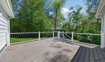 2 Spice Bush Ln, Branford, CT 06405