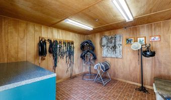 19801 OLMSTEAD Rd NE, Aurora, OR 97002