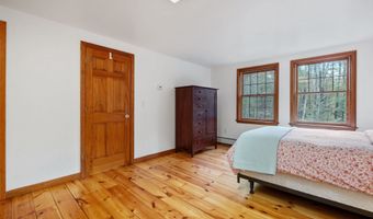 35 Merry Hill Rd, Barrington, NH 03825