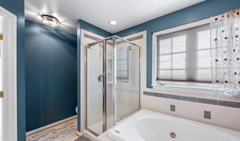 8245 LAMBERTS Ln, Alexandria, VA 22309