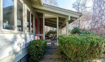 35 Sunset Ave, North Kingstown, RI 02874