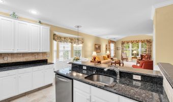 18 Powderhorn Way, Allentown, NJ 08501