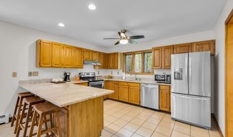 31 Wildwood Dr, Columbia, CT 06237