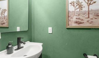 496 W PAR St 4, Orlando, FL 32804