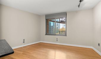 2001 15TH St N 813, Arlington, VA 22201