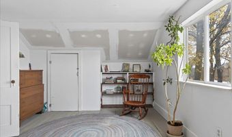 227 High St, Belfast, ME 04915