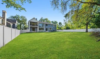 1418 W Maude Ave, Arlington Heights, IL 60004